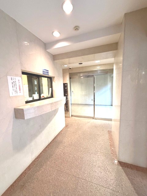 メイツ新桜台 共用部写真（エントランス）