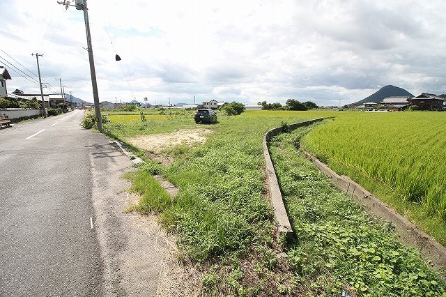 丸亀市綾歌町売り土地 外観写真