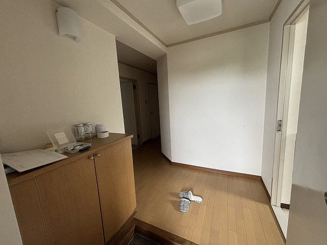 石清尾ハイツ 現地写真（玄関）