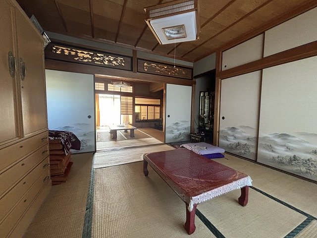 高松市中山町中古戸建 内観写真（リビング以外の居室）