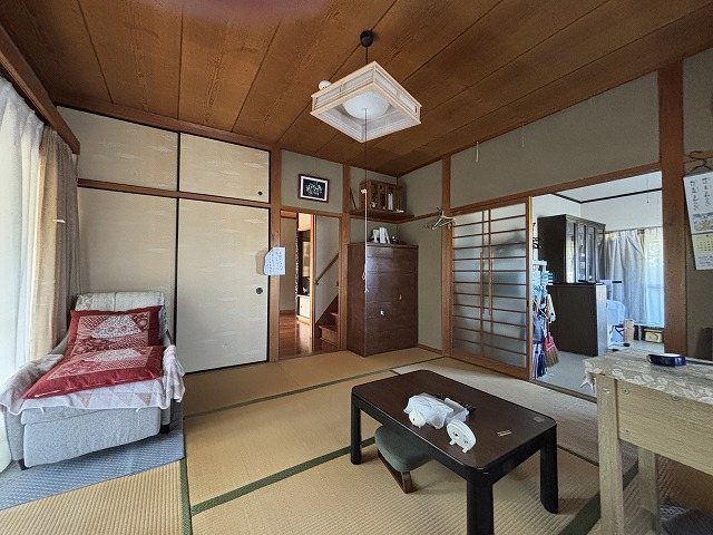 高松市中山町中古戸建 内観写真（リビング以外の居室）