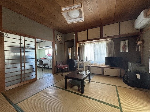 高松市中山町中古戸建 内観写真（リビング以外の居室）