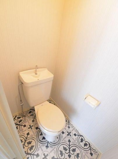 神奈川県中郡二宮町山西 内観写真（トイレ）