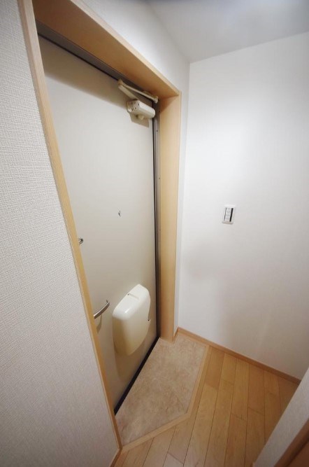 東京都足立区梅島３丁目 現地写真（玄関）