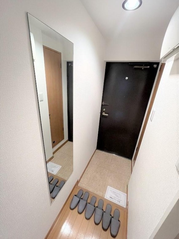 東京都港区芝２丁目 現地写真（玄関）