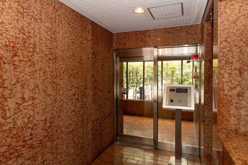 東京都港区南青山４丁目 共用部写真（エントランス）