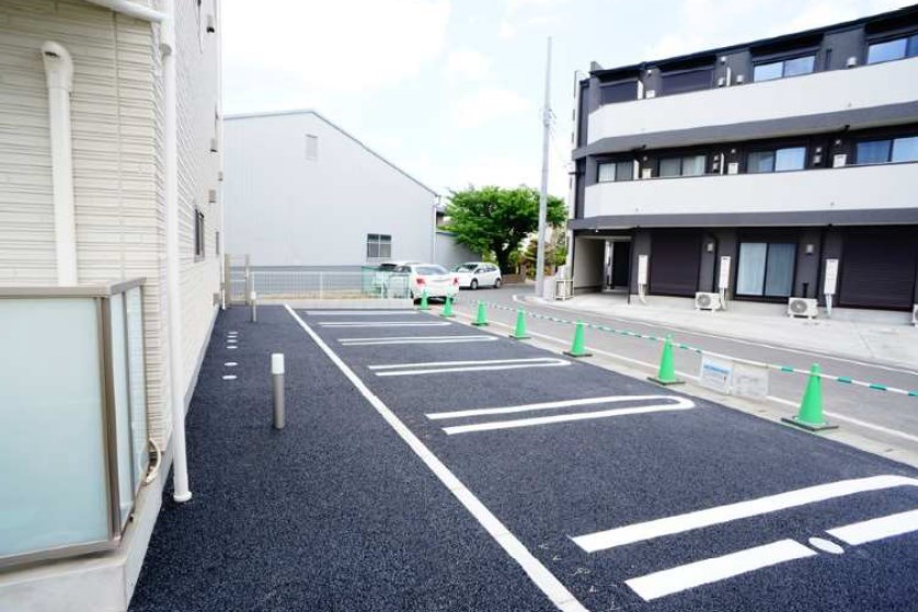 埼玉県三郷市中央５丁目 現地写真（駐車場）