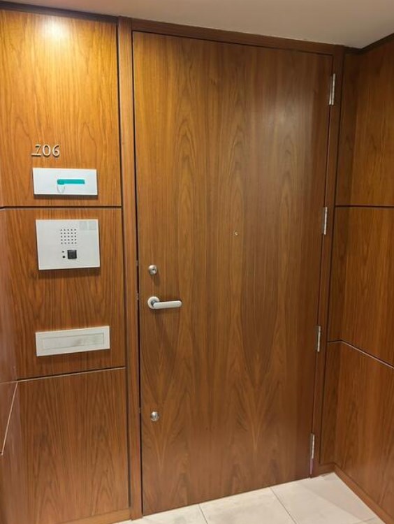 東京都港区元麻布１丁目 現地写真（玄関）