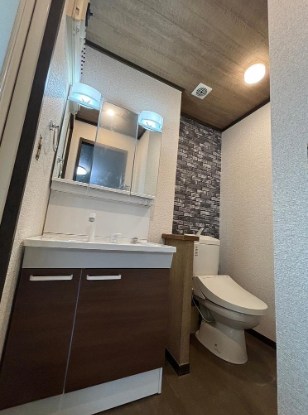 千葉県東金市西中 内観写真（洗面台・洗面所）