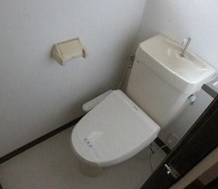 埼玉県上尾市上尾村 内観写真（トイレ）