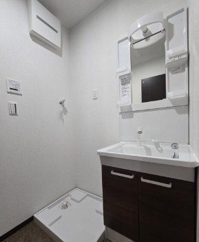 埼玉県越谷市蒲生西町１丁目 内観写真（洗面台・洗面所）
