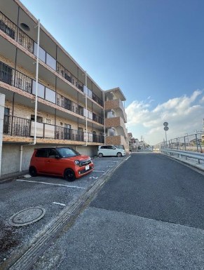 千葉県千葉市稲毛区黒砂４丁目 現地写真（駐車場）