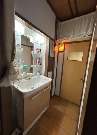 東京都世田谷区桜新町１丁目 内観写真（洗面台・洗面所）