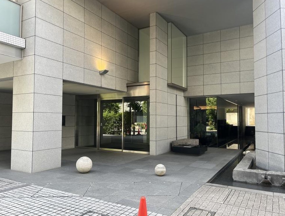 東京都千代田区一番町 現地写真（玄関）