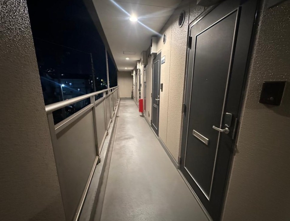 神奈川県横浜市港北区日吉５丁目 現地写真（玄関）