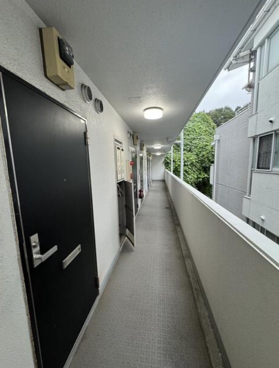 神奈川県藤沢市藤沢４丁目 現地写真（玄関）