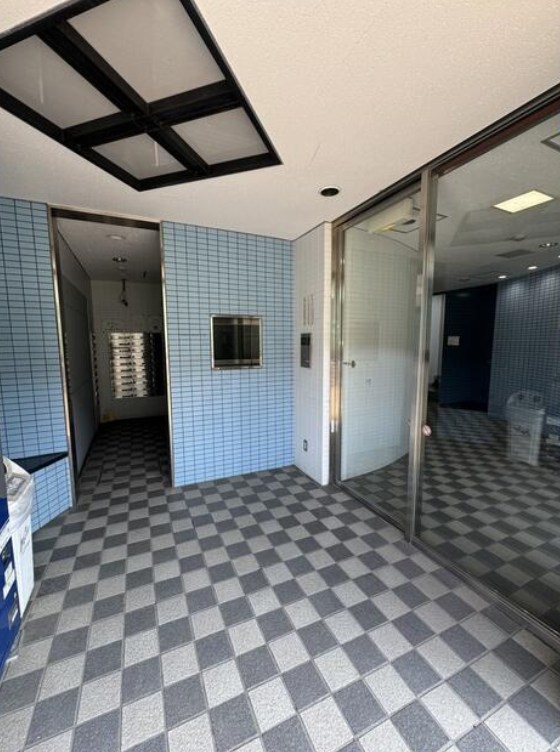 神奈川県藤沢市藤沢４丁目 現地写真（玄関）