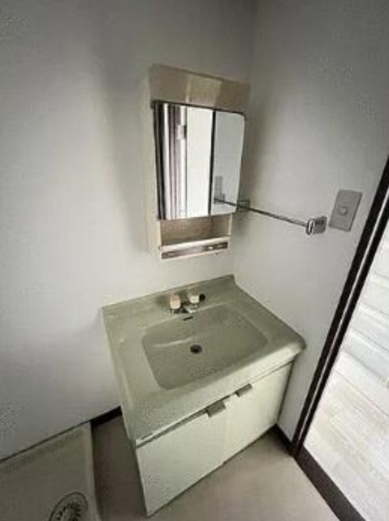 埼玉県草加市瀬崎３丁目 内観写真（洗面台・洗面所）