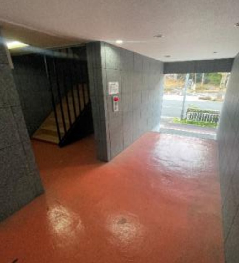 神奈川県平塚市浅間町 現地写真（玄関）