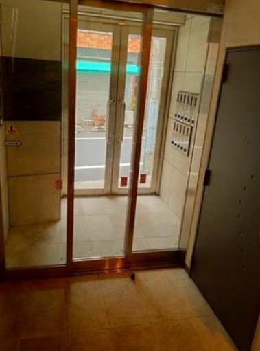 東京都江東区亀戸３丁目 現地写真（玄関）