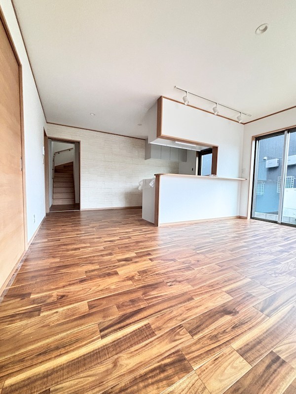 中山町建売 内観写真（リビング）