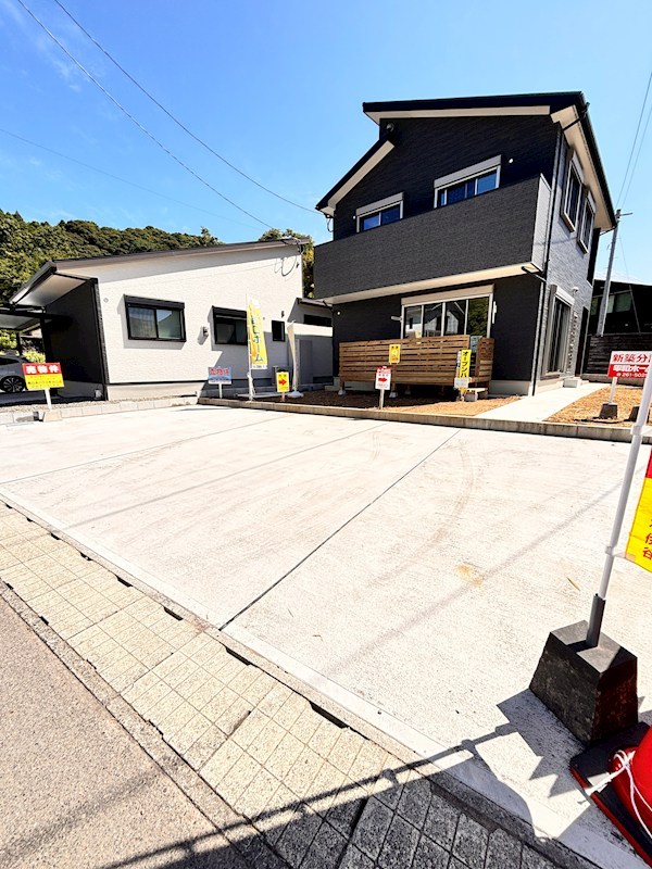 中山町建売 現地写真（駐車場）
