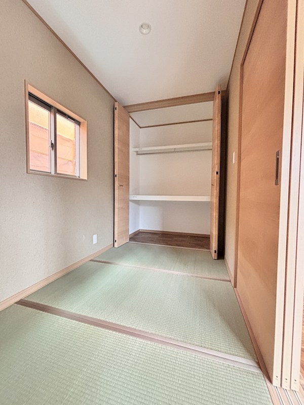 中山町建売 内観写真（リビング以外の居室）