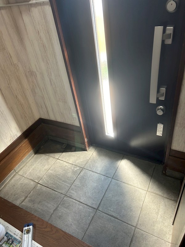 西陵7丁目中古戸建 現地写真（玄関）
