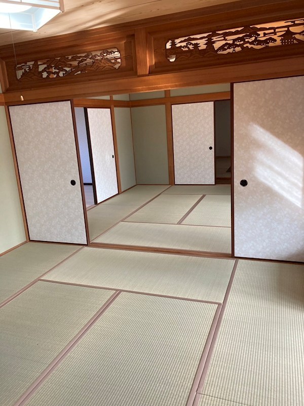 平川町一戸建て 内観写真（リビング）