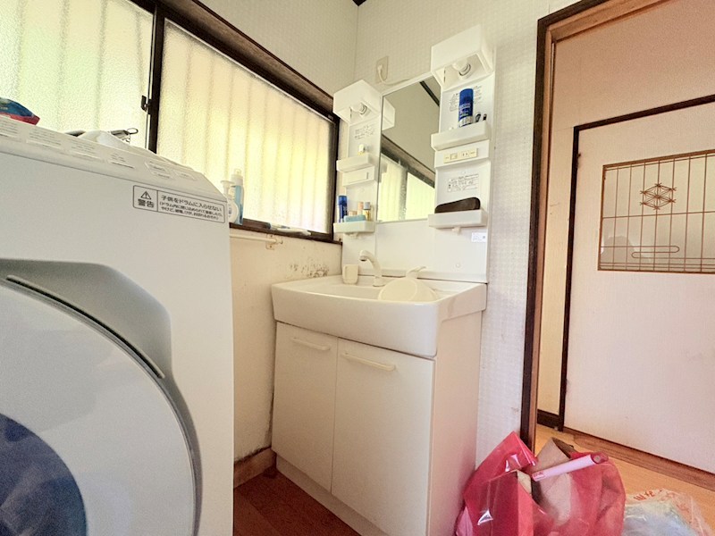 薩摩川内市港町戸建 内観写真（洗面台・洗面所）