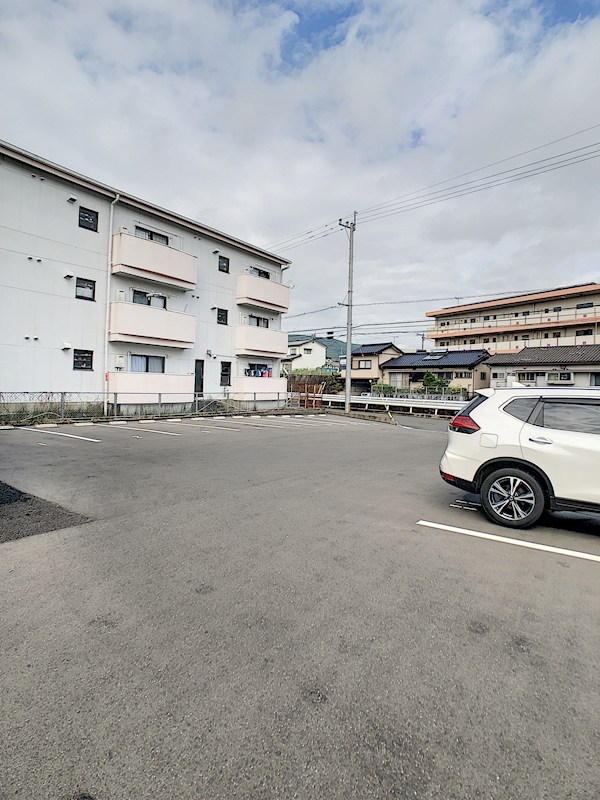 Vogel 現地写真（駐車場）
