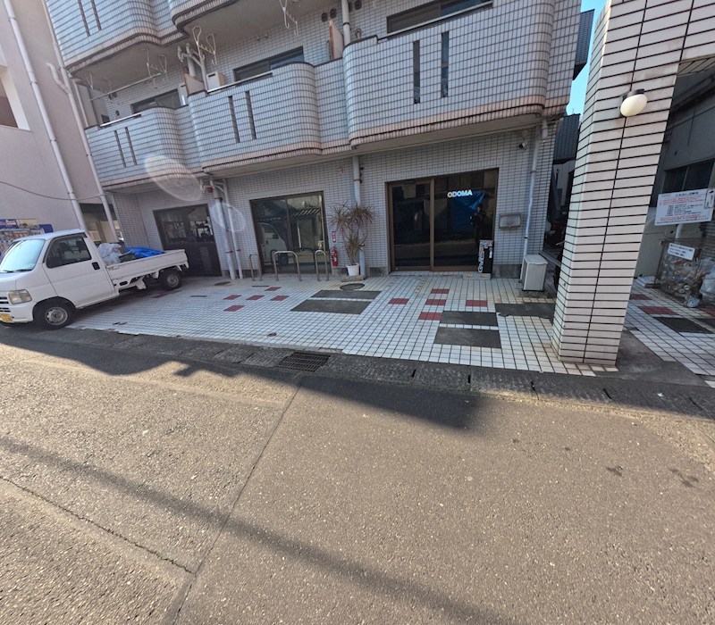 アビターレ八幡 現地写真（駐車場）