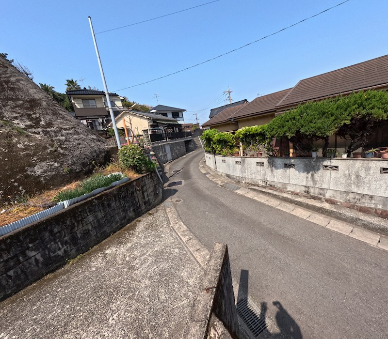 鹿児島県鹿児島市小原町 現地写真（前面道路含む現地写真）