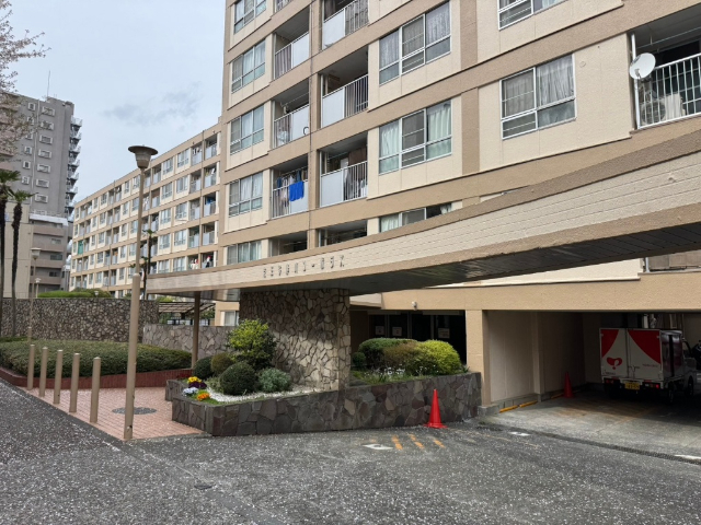 京王多摩川コーポラス 共用部写真（エントランス）