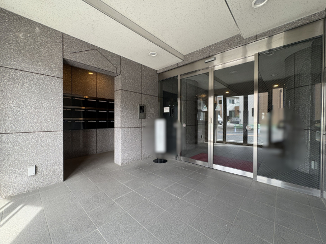 アルドーレ南大沢 共用部写真（エントランス）