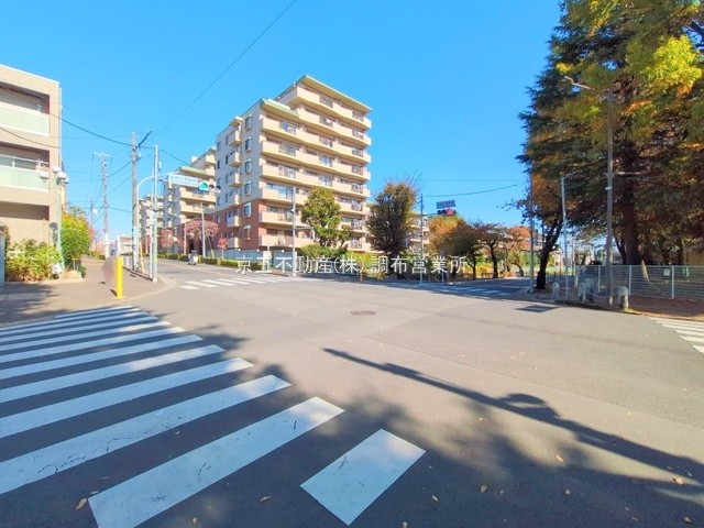 朝日マンション国領 現地写真（前面道路含む現地写真）