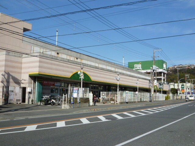 長沢３丁目　敷地面積約72坪の整形地土地物件！ スーパー