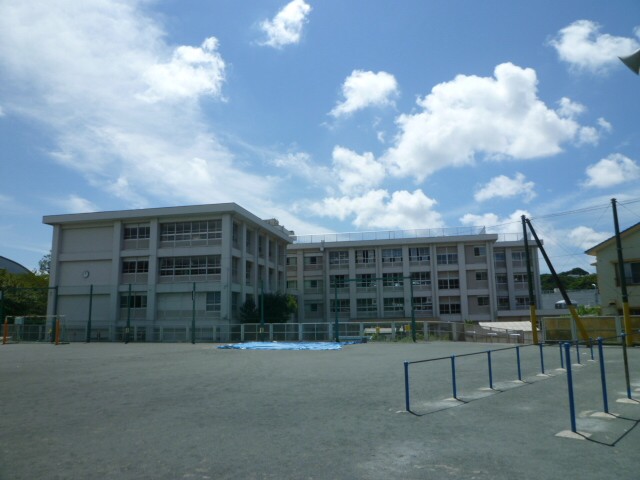 長沢３丁目　敷地面積約72坪の整形地土地物件！ 小学校