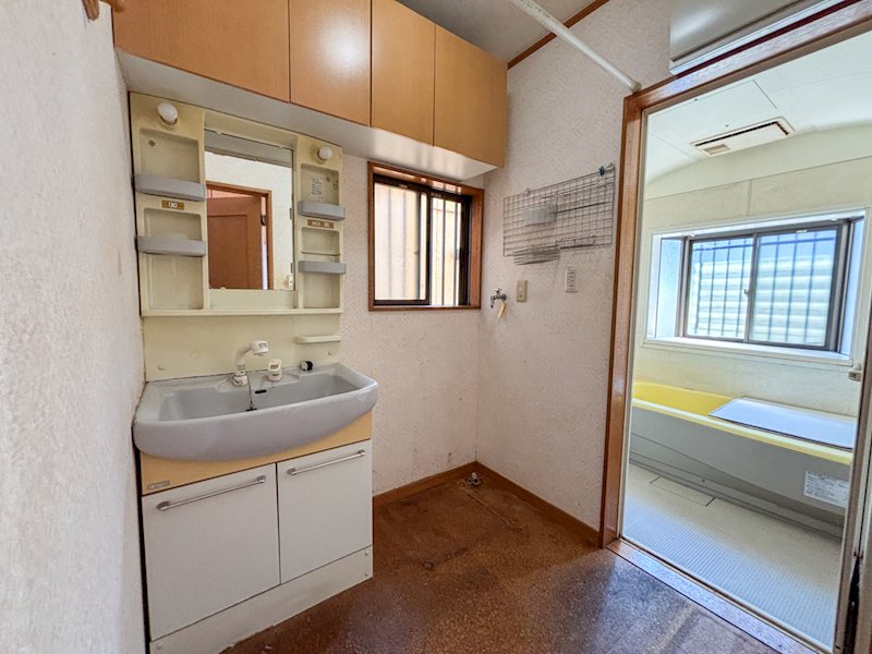 初声町入江中古戸建 内観写真（洗面台・洗面所）