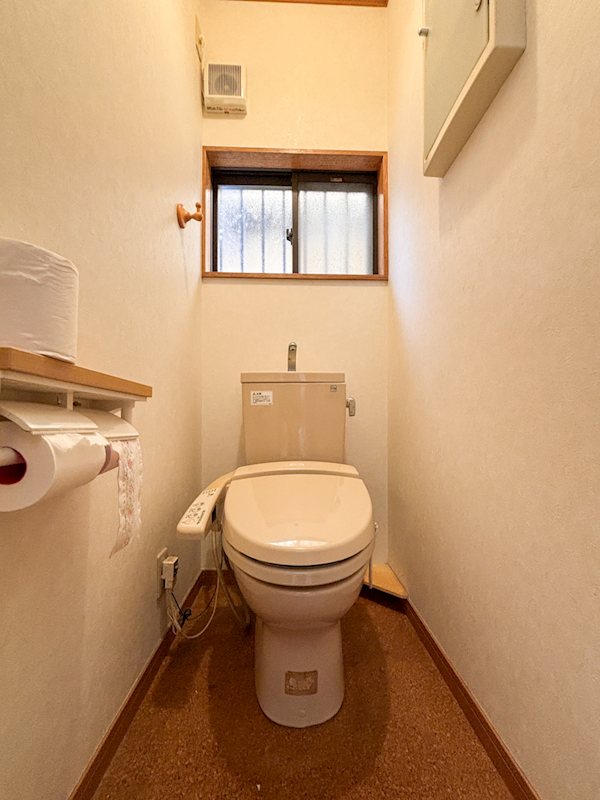 初声町入江中古戸建 内観写真（トイレ）