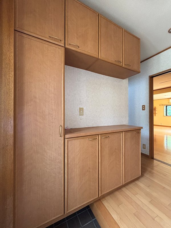 初声町入江中古戸建 現地写真（玄関）