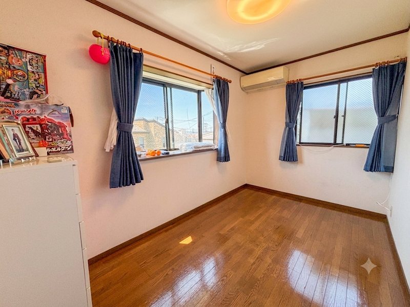 長沢２丁目　中古戸建て 内観写真（リビング以外の居室）