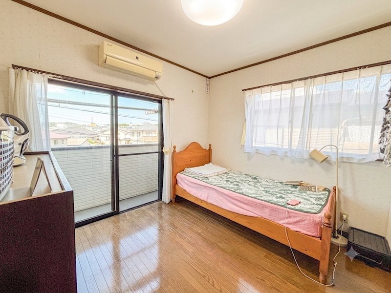 長沢２丁目　中古戸建て 内観写真（リビング以外の居室）