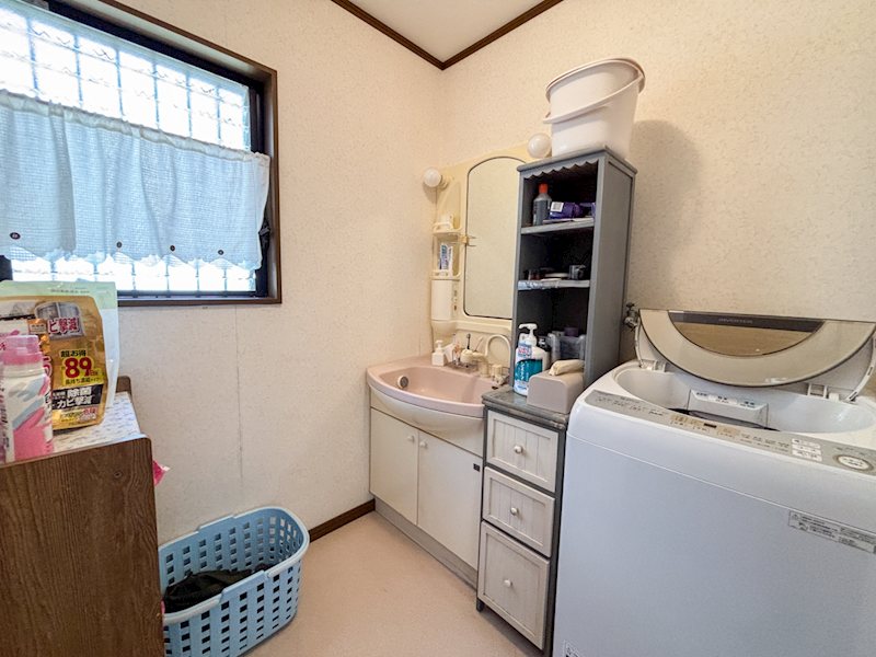 長沢２丁目　中古戸建て 内観写真（洗面台・洗面所）