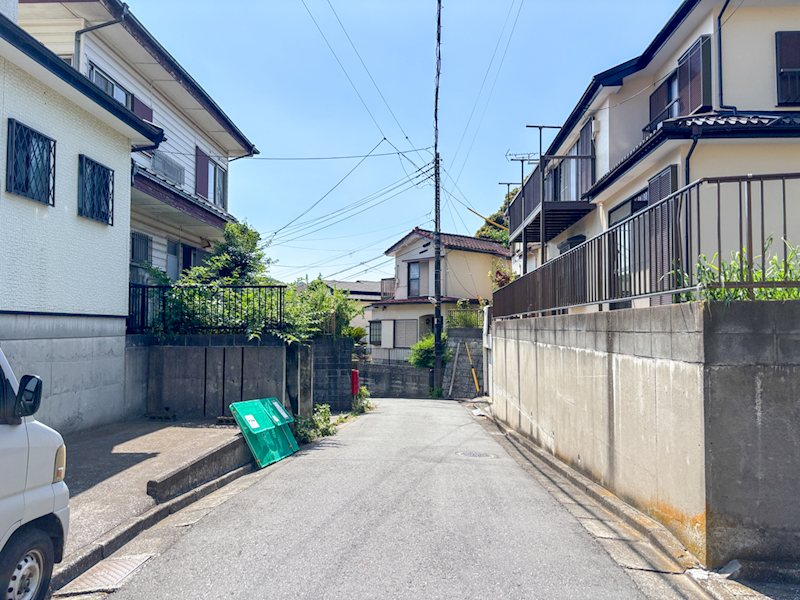 神奈川県横須賀市ハイランド２丁目 現地写真（前面道路含む現地写真）