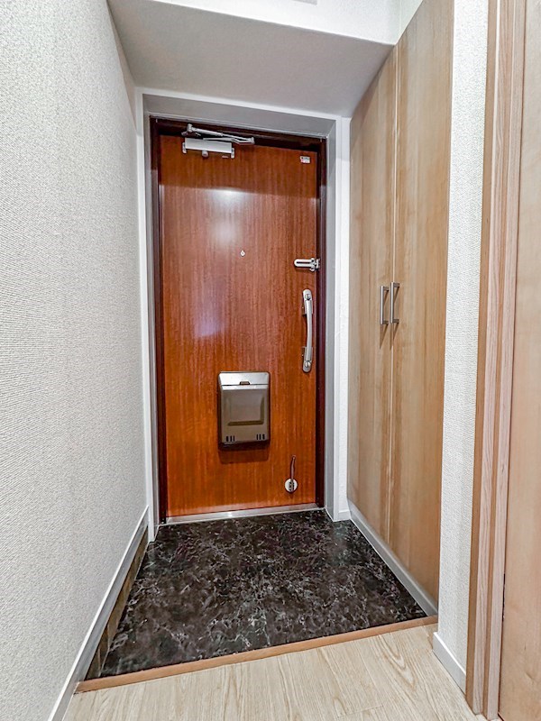 キャッスルマンション両国B号棟　5階角住戸 現地写真（玄関）