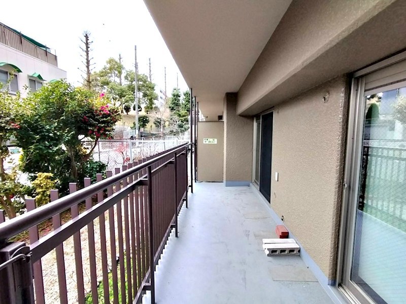 日興千里丘スカイマンションA棟 現地写真（バルコニー）