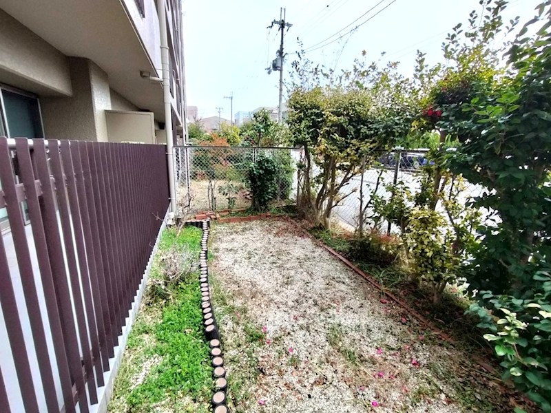 日興千里丘スカイマンションA棟 現地写真（庭）