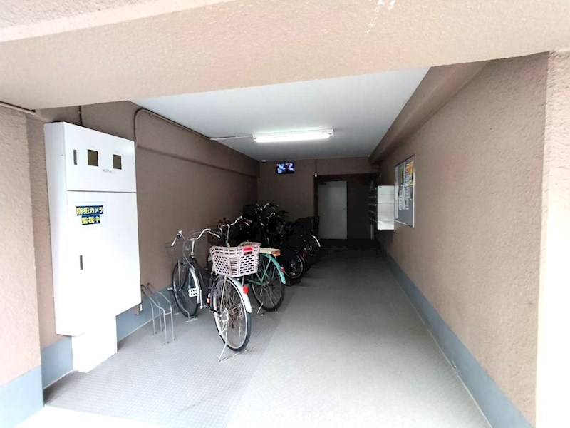 緑地公園リッツハウス 共用部写真（駐車場）