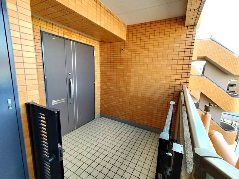 ユニーブル高野台北 現地写真（玄関）